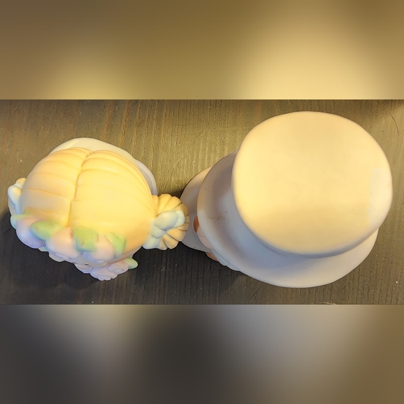 Bumpkins Bride & Groom Porcelaine Figurines - Picture 5 of 6